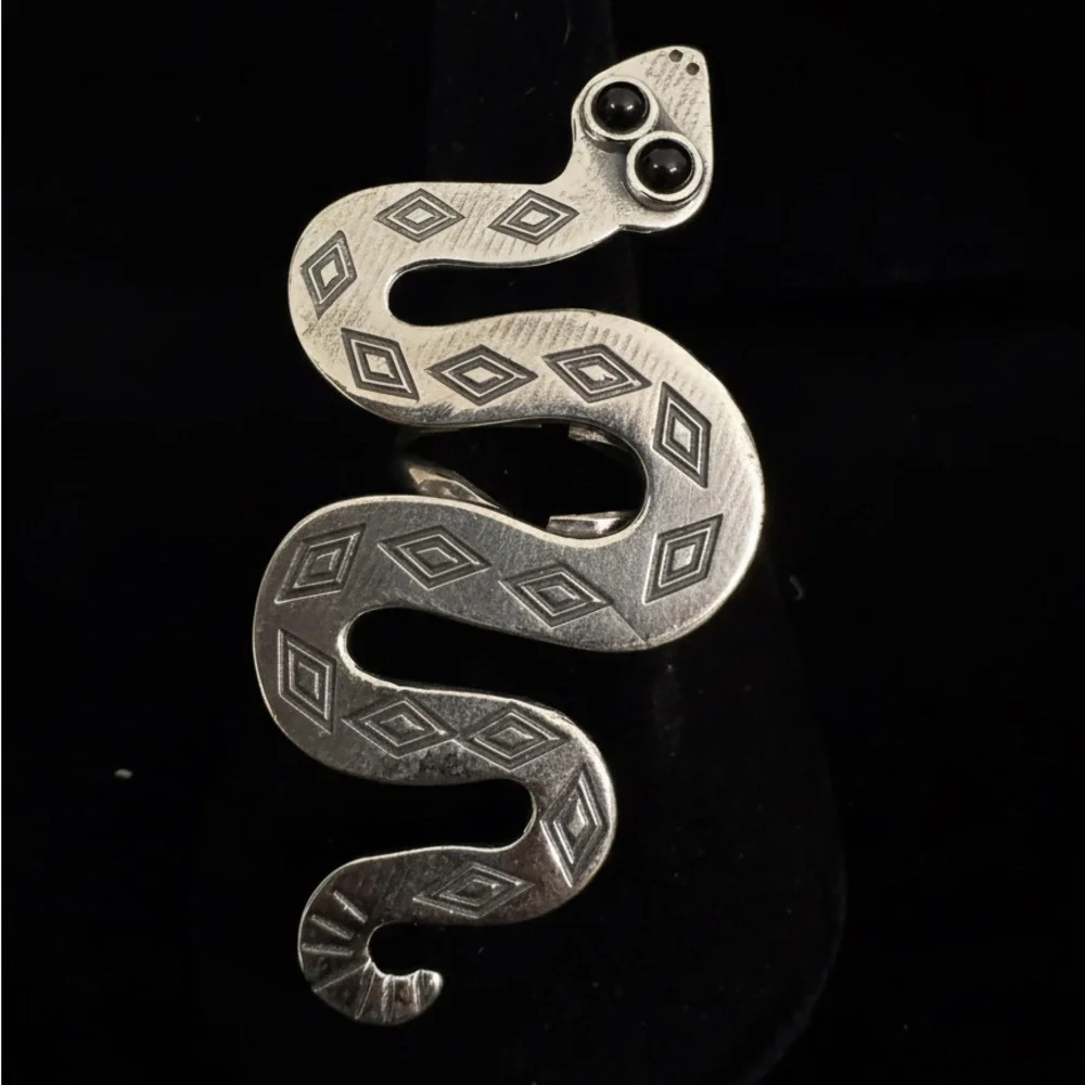 Sterling Silver Snake Reptile ring bold,‎ and beautiful